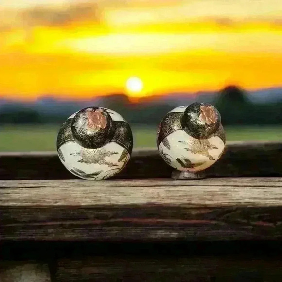 Pair Satsuma Hand-painted Ceramic Urns Vases Ginger Jar ~ Bird and Flower Design - Picture 2 of 5